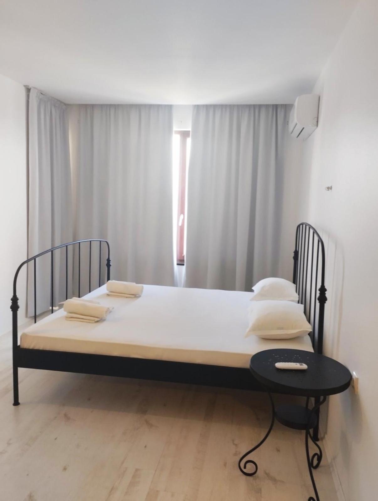 Golden Sands Rentals Apartments エクステリア 写真