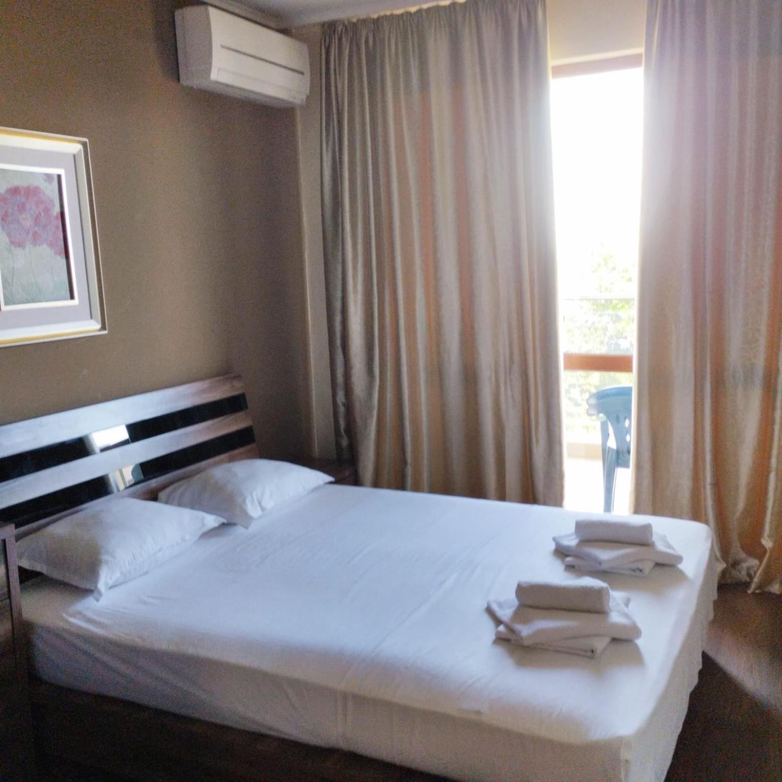 Golden Sands Rentals Apartments エクステリア 写真