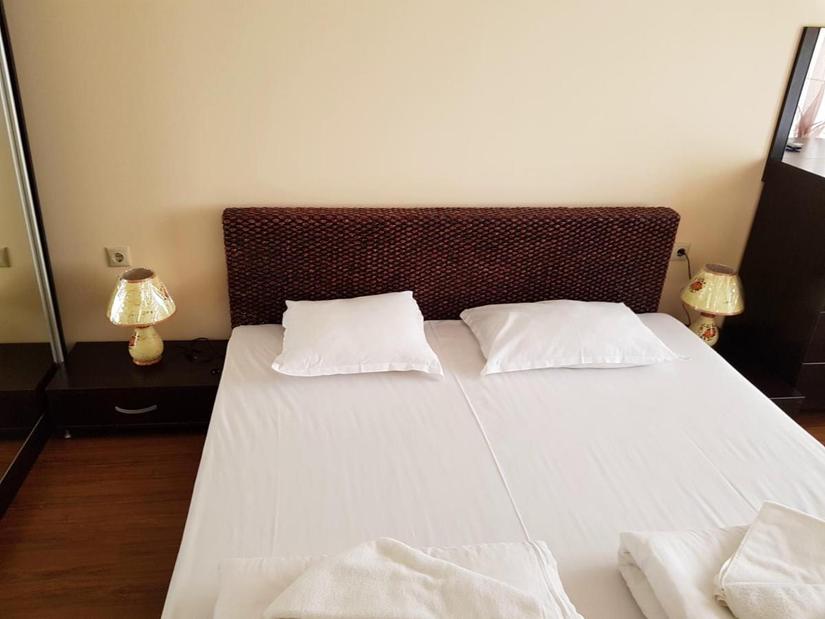 Golden Sands Rentals Apartments エクステリア 写真