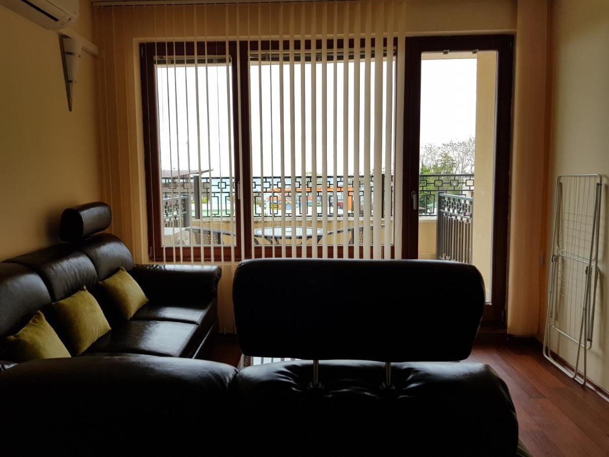 Golden Sands Rentals Apartments エクステリア 写真